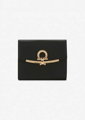 페라가모 여성 간치니 블랙 반지갑 22C877 673998