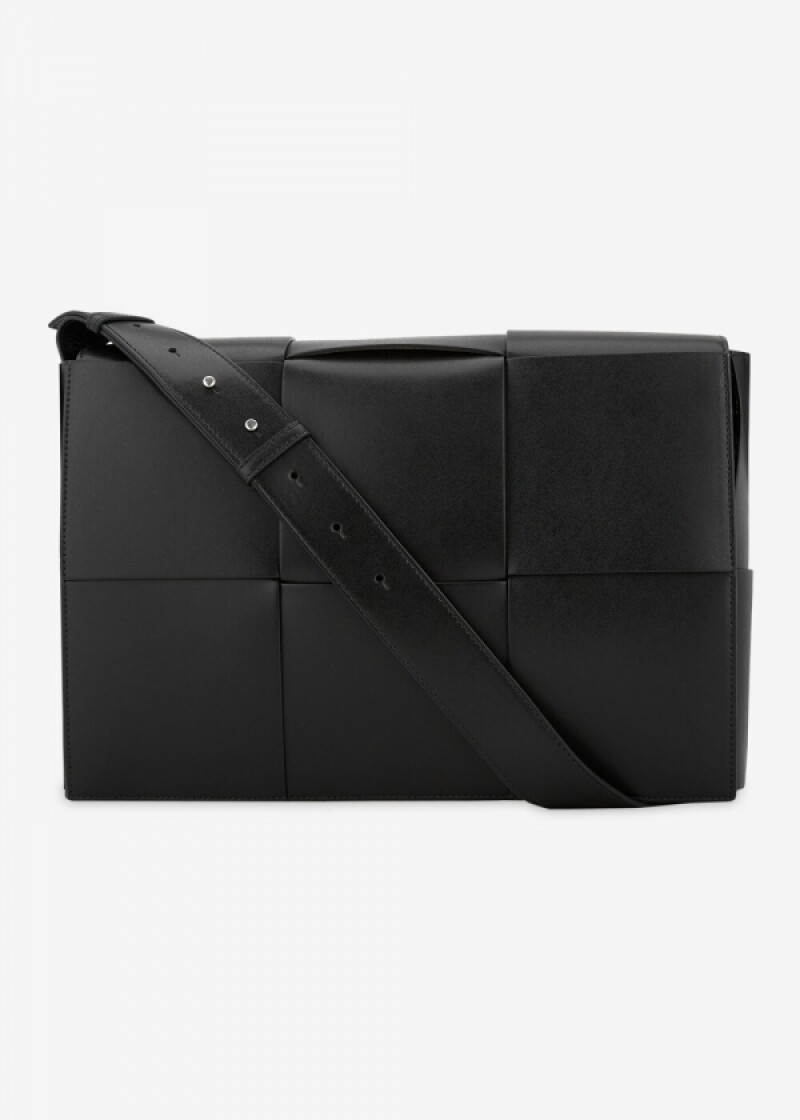 보테가베네타 남성 인트레치아토 블랙 크로스백 618793 V47U0 8803