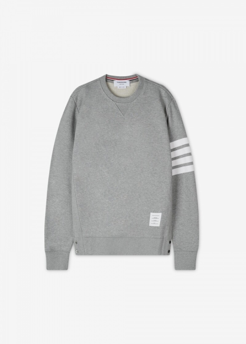 톰브라운 남성 사선 완장 그레이 맨투맨 MJT021H 00535 068