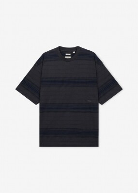 나나미카 남성 스트라이프 차콜 반팔티 S26ST037E CHARCOAL