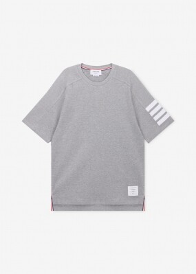 톰브라운 남성 사선 완장 라이트 그레이 반팔티 MJS246A 07323 055